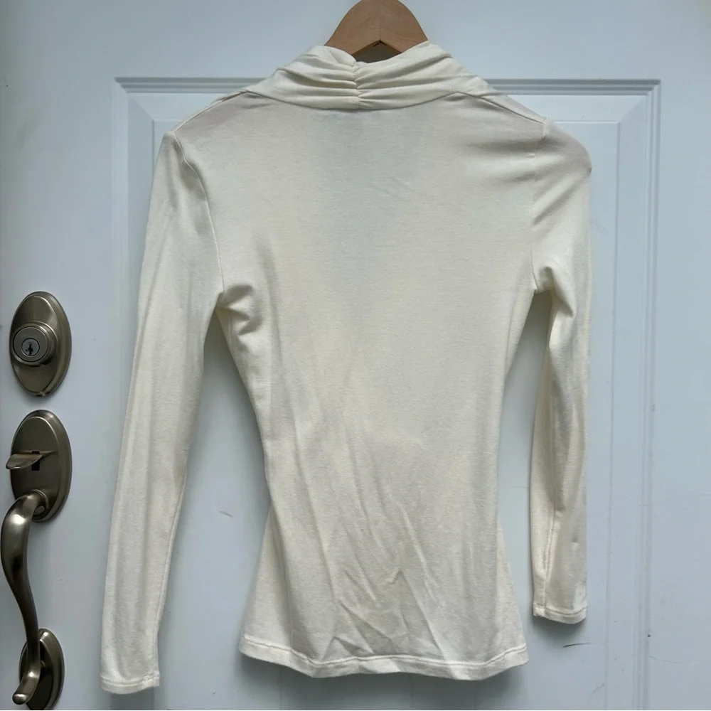 Banana Republic wrap top - Picture 6 of 6